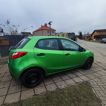 Mazda 2 benzín rok 2011 - 12