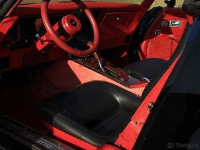 Chevrolet Corvette C3 1980 5.7L V8 - veteránské značky - 12