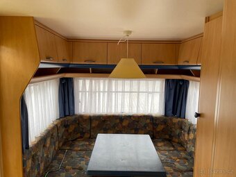 Hobby De luxe 450, 4 osoby, stan, pevná postel - 12