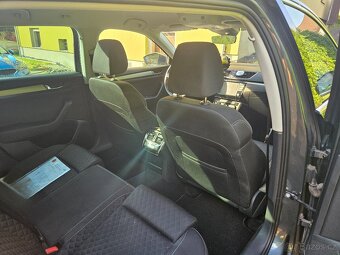 Škoda Superb kombi 2,0 TDi - 12