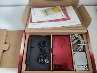 Nintendo 3DS Flare Red + homebrew hack a 64GB karta - 12