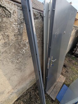 Bezpečnostní dveře - 12