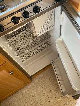 Burstner Amara 460/  AUTOMATICKÝ MOVER/ 100 km/h - 12