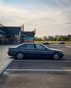 BMW E38 740iL - 12