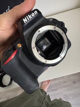 Nikon D5600 + 2 objektivy + příslušenství - 12