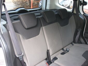 Ford Tourneo Courier 1.6TDCI 95PS Trend - 12