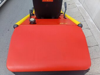 Prodám zahradní traktor Rider Outils-wolf 13Hp Honda Hydro - 12