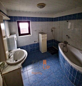 Prodej rodinného domu o rozloze 300 m2 - Kamenec u Poličky - 12