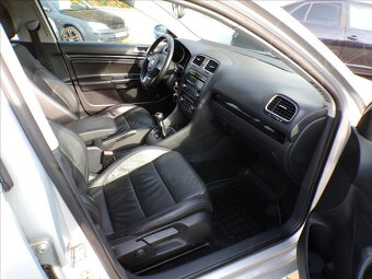 Volkswagen Golf 1,6 TDI KŮŽE,ZIMNÍ KOLA - 12