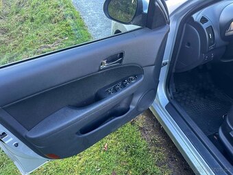 Hyundai i30 1,4i 80kW - rok 2011 - TOP STAV - Nová STK -ČR - 12