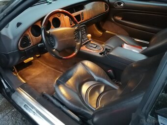 JAGUAR XK8 4,0 209kw 11/2000 - 12