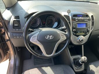 HYUNDAI ix20 1.6i 92 KW PDC TEMPOMAT VYHŘ.SEDADLA 2xALU KOLA - 12