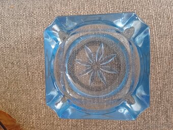 Skleněné mísy a tacy - 12
