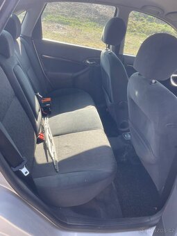 Ford Focus 1.8 16V GHIA - 12