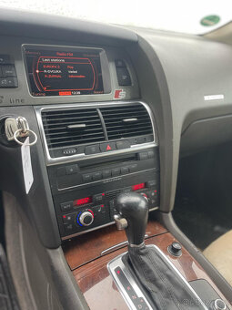 AUDI Q7 3.0TDi QUATTRO POJÍZDNÉ - 12