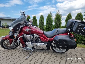Suzuki Intruder M1800R - 12