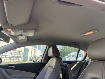 Volkswagen Passat Automat DSG-Parrot-Nová STK - 12