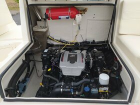 Loď / člun Maxum 2400SR - bowrider - 5,0Mpi - 12