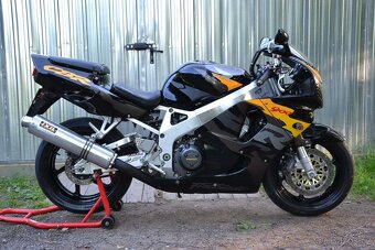 Honda CBR 900RR Fireblade SC33 - 12