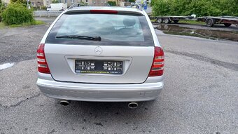 Mercedes c220 cdi 110kw rok 2005 face - 12