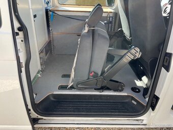 VW TRANSPORTER T5 2,0TDI 103KW SORTIMO 5-9 MÍST - 12