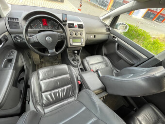 Volkswagen Touran 2.0 TDI CROSS kůže, xenoxy - 12