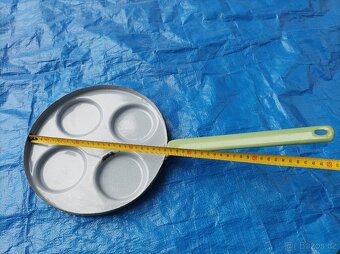 Smaltovaný zelený lívanečník - 12