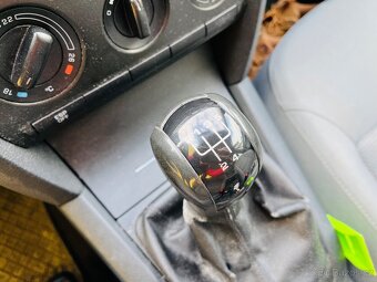 ŠKODA OCTAVIA 1.6 i BENZÍN COMBI VYHŘEV SEDADEL - 12