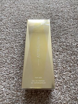 Nové dámské parfémy Avon v orig. balení - různé - 12