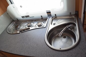 KNAUS SÜDWIND 550 -PRO 6 OSOB,EL.POJEZD, SPRCHA, PALANDA - 12