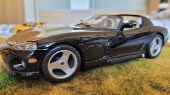 Modely aut 1:18, výrobce Burago, Italie - 12