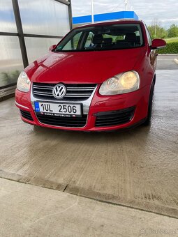 zdravím prodám volkswagen Jetta 1.6Fsi 85kw 6Q - 12