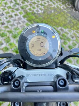 Husqvarna Svartpilen 125 - 12