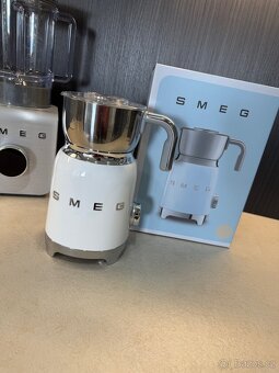 Napěňovač mléka SMEG - 12