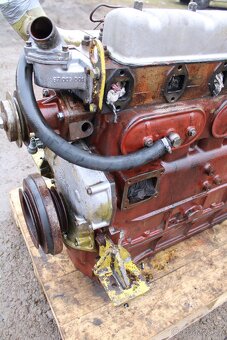 Zetor 12011 12045 motor díly z něj - 12