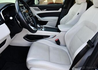 Jaguar F-Pace D200 AWD R-DYNAMIC ZÁRUKA PANO - 12