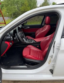 Alfa Romeo Giulia 2.0 Turbo 16V AT8 Veloce Ti - 12