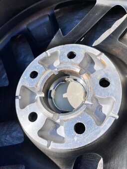 5x114,3 R18 originál alu disky Hyundai + senzory - TOP - 12