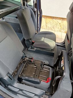 Ford grand C-MAX 1.6 tddi - 12
