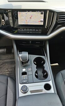 VW Touareg V6 3.0 TDI, 11/2020, 4x4, tažné, původ ČR, +DPH - 12