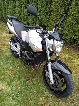 Suzuki GSR 600 R.V.2008 - 12