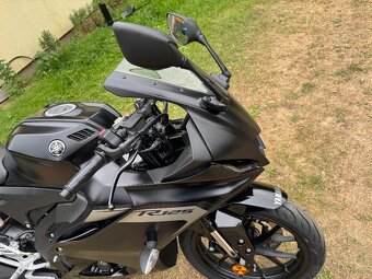 Yamaha yzf r125 - 12