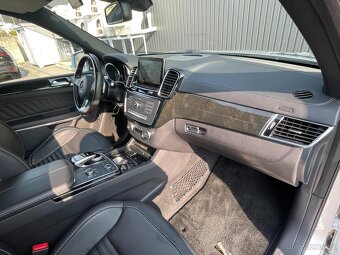 Mercedes Benz GLS500 - 12