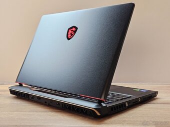 16" 240HZ 2K_MSI RAIDER GE68HX_i9-14900HX_32GB_RTX 4060 8GB - 12