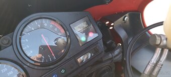 Honda CBR 900RR Fireblade 1999 SC33 - 12
