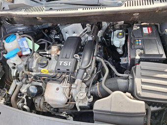 Volkswagen Touran rok 2015 1,2TSI 77kw výborný stav - 12