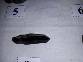 T07 Sbírka minerálů - drahokamové odrůdy minerálů - 12