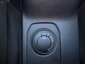 Dacia Duster,1.6i 84kW 4x4 DPH - 12