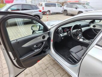 Mercedes-Benz Třídy E 2,0 220d  E 220 Avantgarde (2017) - 12