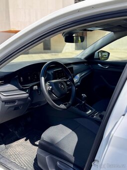 Škoda octavia 4 2.0TDI r.v. 2021 SEDAN - 12